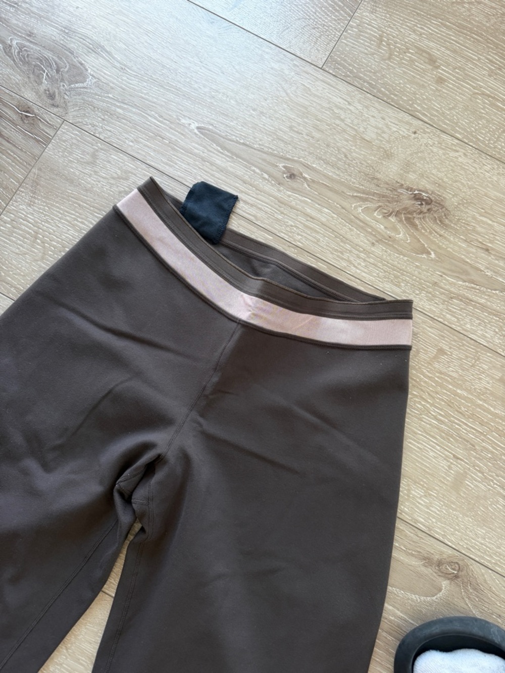 lululemon athletica Brown Wide-Leg Pants with Light Pink Waistband - Picture 3 of 6